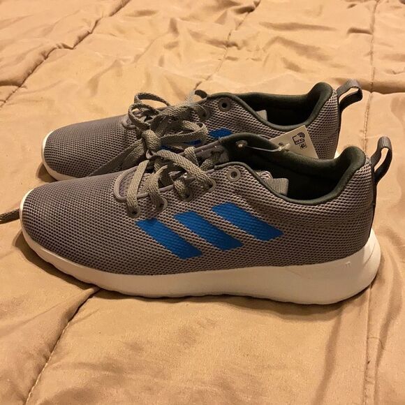 Kids ADIDAS shoes - Picture 7 of 11